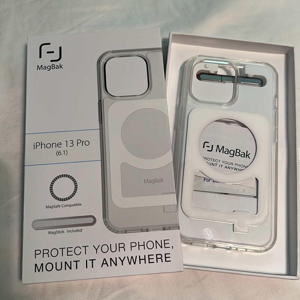 MagBak clear case for iPhone 13 Pro (6.1) incl MagSticks to mount anywhere
